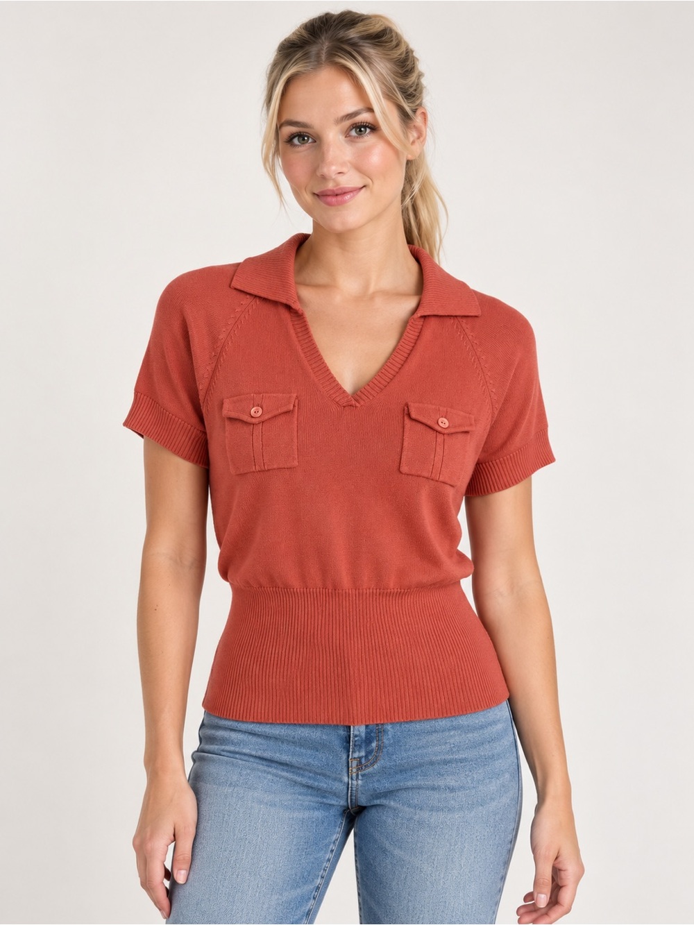 Women’s Short Sleeve V-Neck Knit Top in Rust